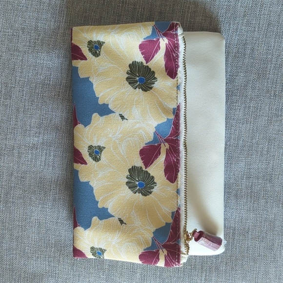 Rachel Pally Leather Trimmed Fold-over Clutch Cream Floral Pattern NWOT - Picture 6 of 14